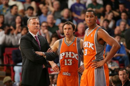 成鲜明对比 成鲜明对比